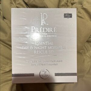 Prédiré Essential Day & Night Moisture Rescue Set NWT!!